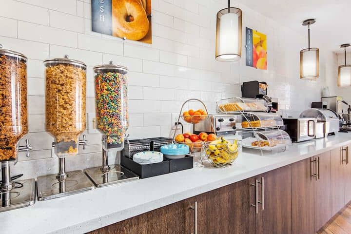 Breakfast area